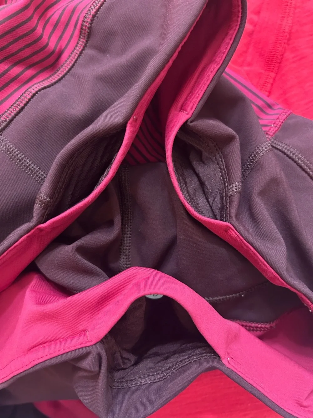Lululemon Hop To It Crop in Bordeaux‎ Drama & Hyper Stripe Bumble Berry